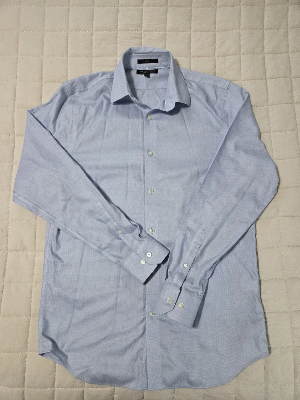 Banana Republic Men's Light Blue Dress Shirt - Spread Collar